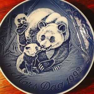 Bing & Grondahl Momma Panda & Babies